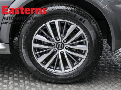 Used 2023 Nissan Armada SL w/ Captain's Chairs Package image 8