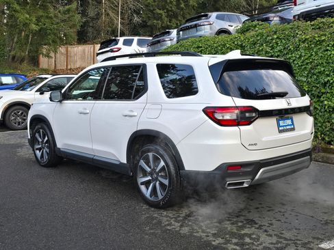 Certified 2023 Honda Pilot Touring image 5