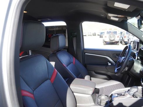 Used 2023 Chevrolet Colorado Z71 w/ Z71 Convenience Package 2 image 23