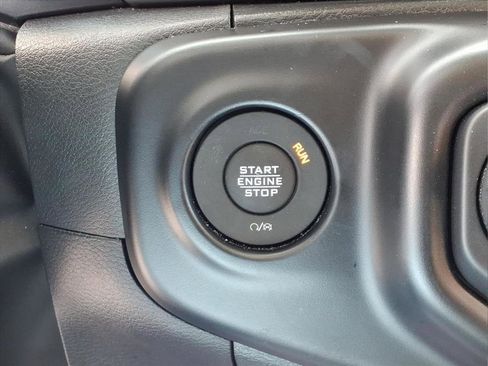 Used 2022 Jeep Gladiator Sport AWD/4WD image 25