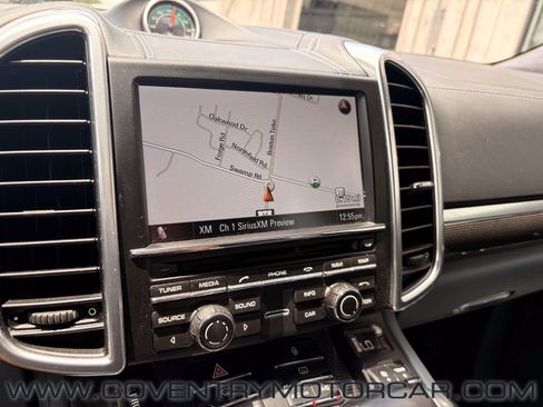 Used 2012 Porsche Cayenne Turbo AWD/4WD image 20