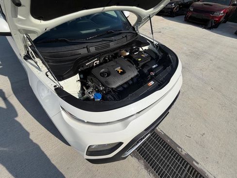 Used 2022 Kia Soul LX w/ Technology Package image 4