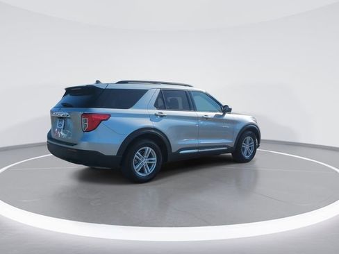 Used 2023 Ford Explorer XLT RWD image 8