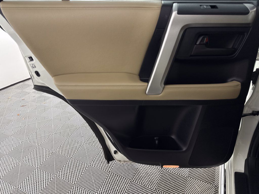 Used 2013 Toyota 4Runner Limited AWD/4WD image 12