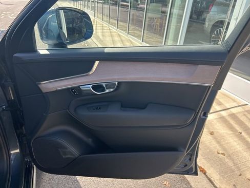 Certified 2025 Volvo XC90 B6 Plus image 14