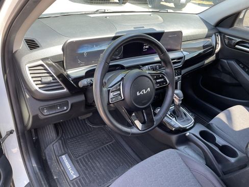 Used 2024 Kia Seltos S FWD image 14