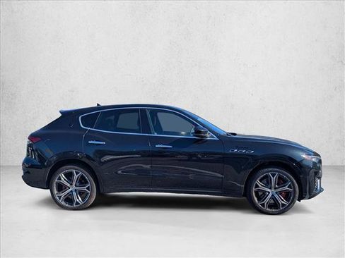 Used 2022 Maserati Levante Modena image 4