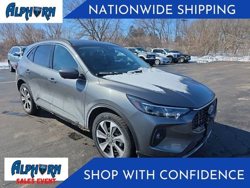 Used 2024 Ford Escape Platinum image 1