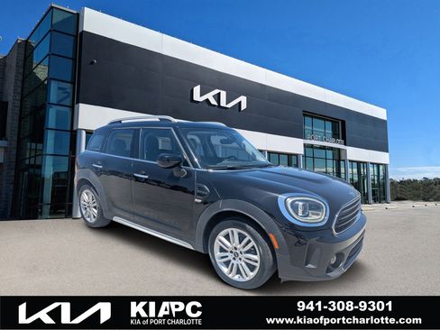 Used 2022 MINI Cooper Countryman FWD image 1