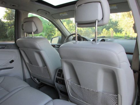 Used 2011 Mercedes-Benz GL 450 4MATIC image 24