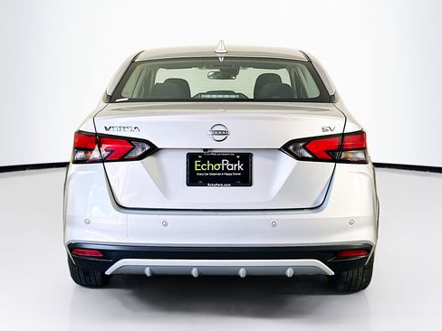 Used 2024 Nissan Versa SV FWD image 7