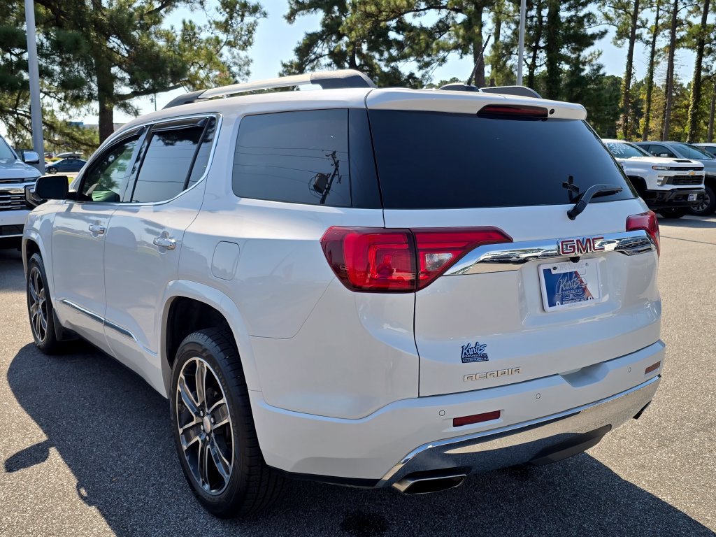 Certified 2017 GMC Acadia Denali w/ Technology Package FWD image 3