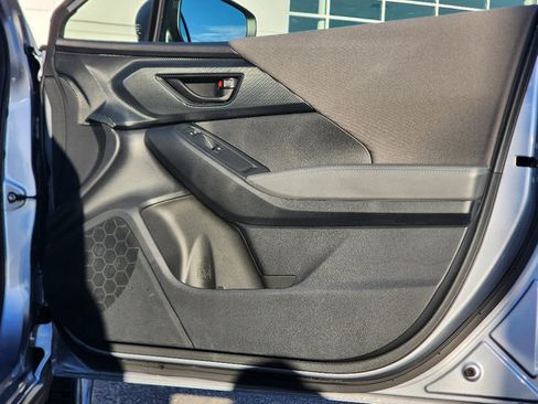 Used 2025 Subaru Crosstrek 2.0i Premium image 26