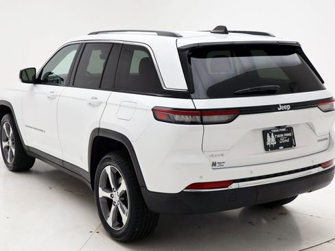 Used 2023 Jeep Grand Cherokee Limited AWD/4WD image 6