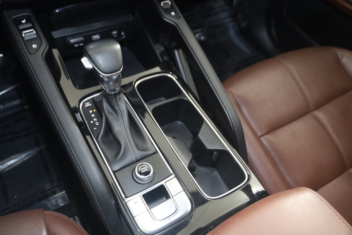 Used 2024 Kia Telluride EX w/ EX Captain's Chair Package FWD image 29
