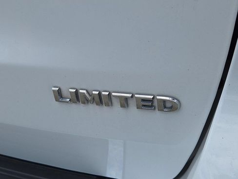 Used 2019 Jeep Grand Cherokee Limited AWD/4WD image 29