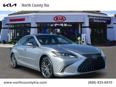 Used 2022 Lexus ES 300h w/ Premium Package image 1