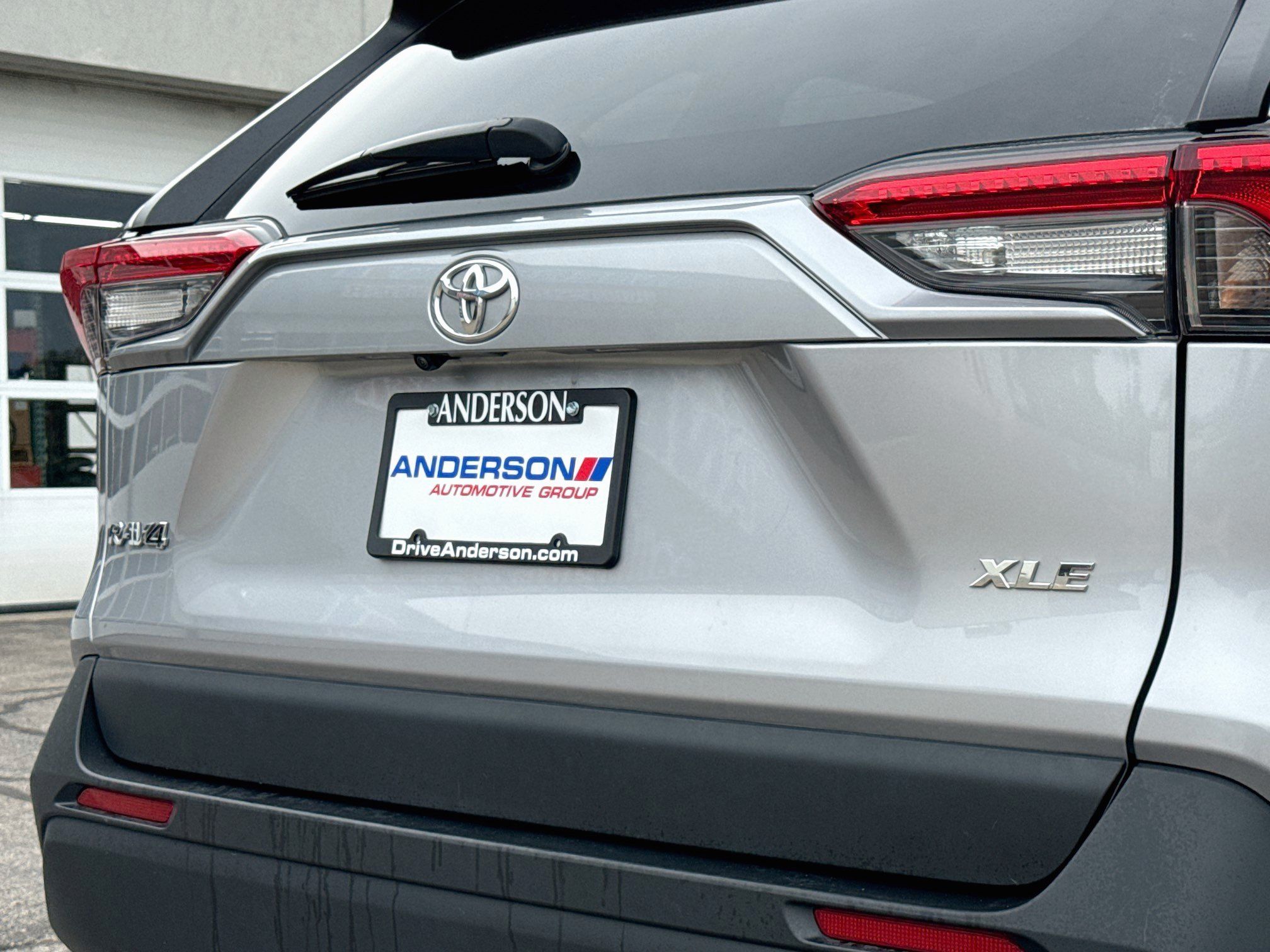Used 2025 Toyota RAV4 XLE FWD image 6