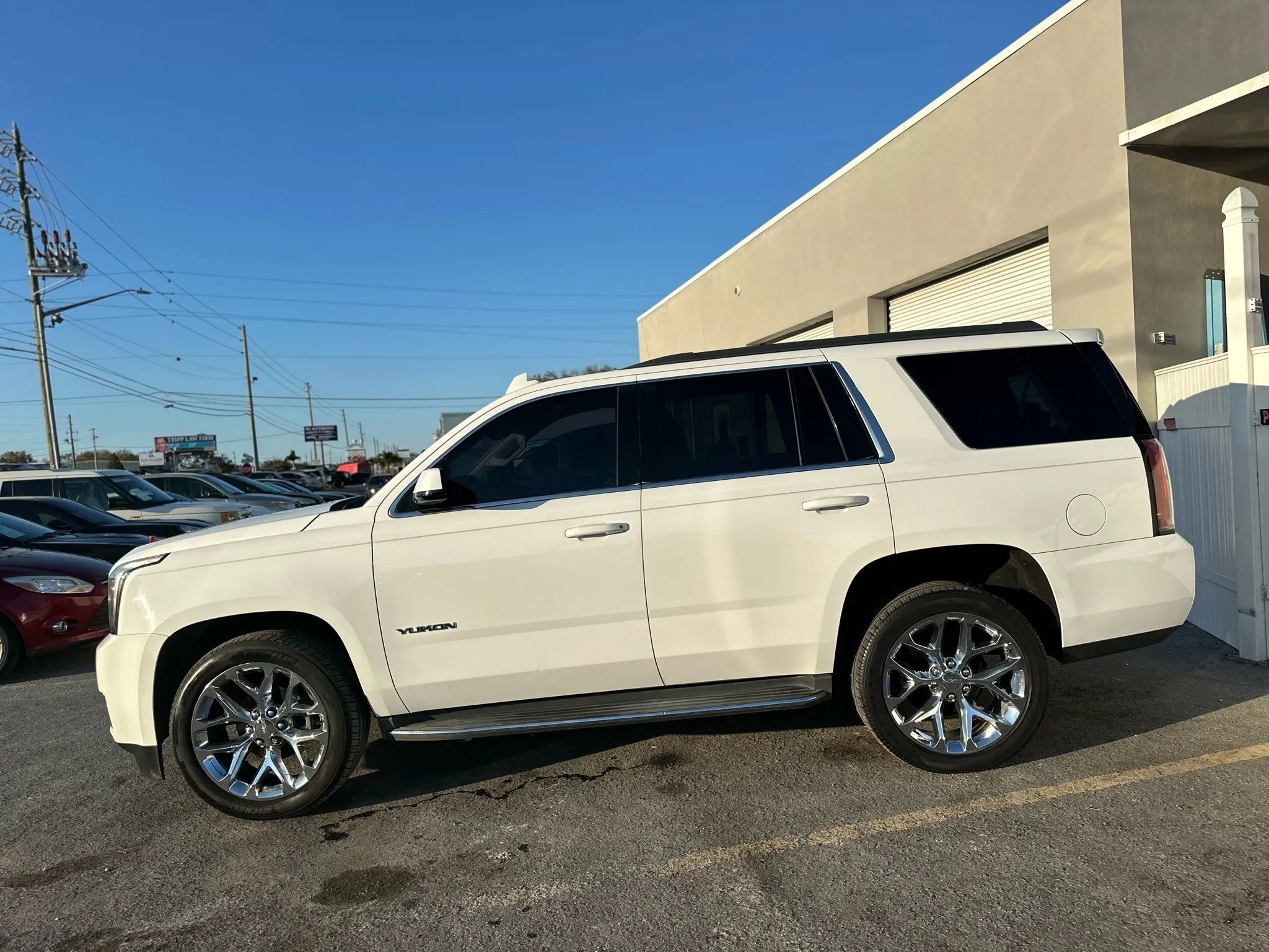 Used 2017 GMC Yukon SLE w/ Convenience Package RWD image 5
