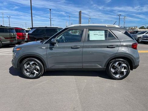 New 2026 Hyundai Venue SEL FWD image 2