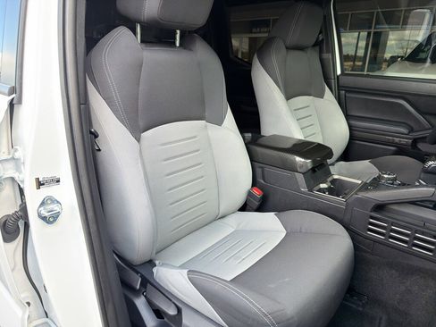 Used 2025 Toyota Tacoma TRD Off-Road image 9