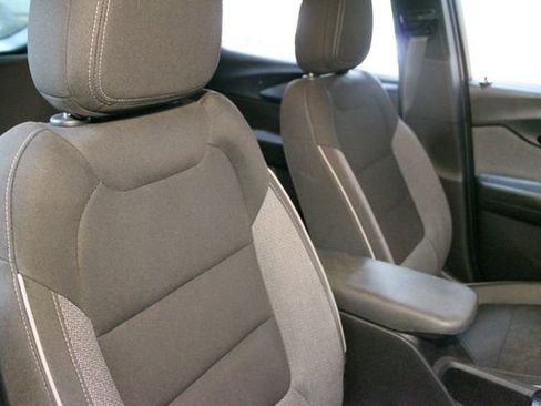 Used 2021 Chevrolet TrailBlazer LS AWD/4WD image 11