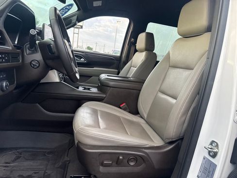 Used 2023 Chevrolet Tahoe LT w/ Luxury Package RWD image 16