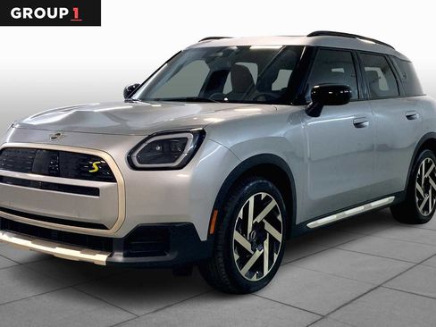 Used 2025 MINI Cooper Countryman SE image 1