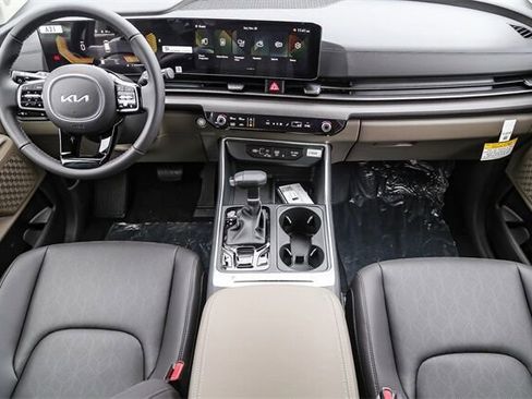 New 2026 Kia Carnival EX FWD image 11
