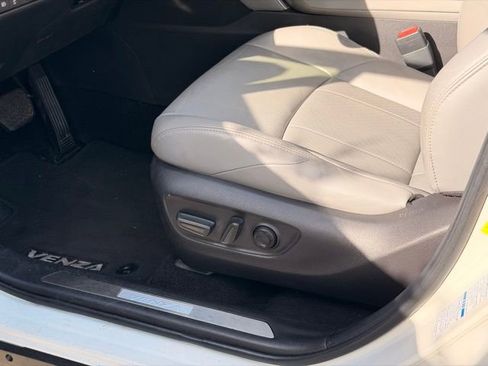 Used 2022 Toyota Venza Limited AWD/4WD image 23