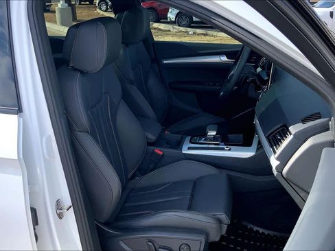 Used 2024 Audi Q5 2.0T Premium w/ Summer of Audi Package image 8
