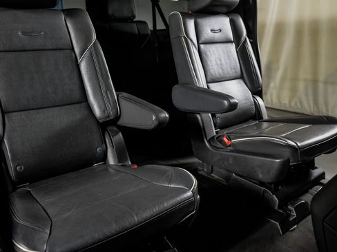 Used 2021 Cadillac Escalade ESV Sport w/ Driver Assist Tech Package image 30