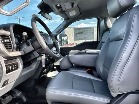New 2025 Ford F550 4x4 Regular Cab Super Duty image 11