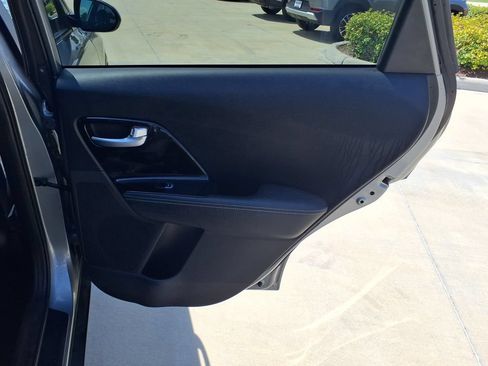 Used 2022 Kia Niro LXS FWD image 19
