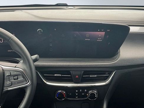 Used 2025 Buick Encore GX Preferred AWD/4WD image 10