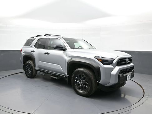 New 2026 Toyota 4Runner SR5 AWD/4WD image 4