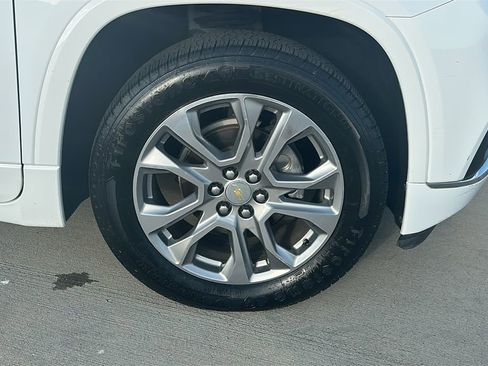 Used 2019 Chevrolet Traverse Premier w/ Driver Confidence II Package image 16