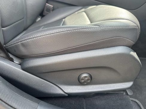 Used 2021 Mercedes-Benz GLC 300 image 12
