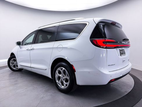 Used 2021 Chrysler Pacifica Limited w/ Premium & Safety Sphere Group AWD/4WD image 3