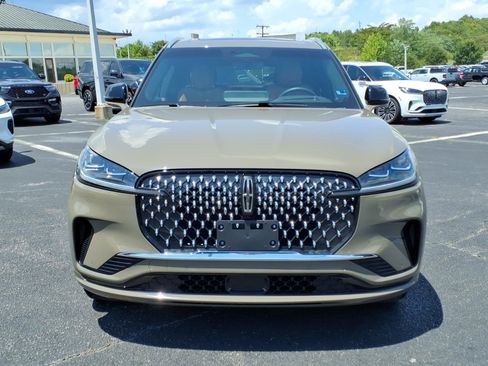 Used 2025 Lincoln Aviator Black Label AWD/4WD image 3