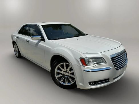 Used 2012 Chrysler 300 Limited RWD image 12