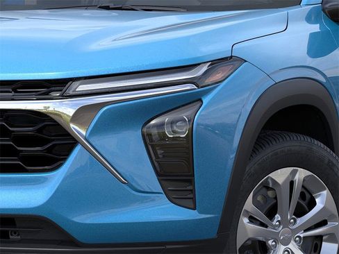New 2026 Chevrolet Trax LS w/ Driver Confidence Package image 10
