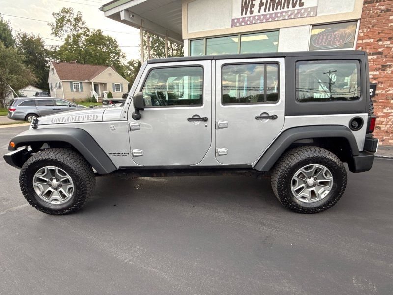 Used 2016 Jeep Wrangler Unlimited Sport w/ Connectivity Group AWD/4WD image 8
