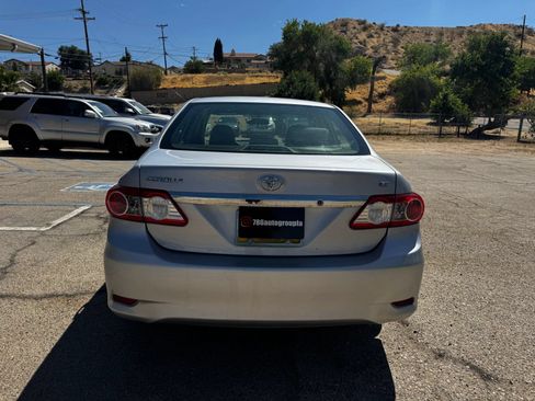 Used 2012 Toyota Corolla LE FWD image 5