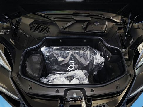 Used 2025 Lamborghini Revuelto image 42