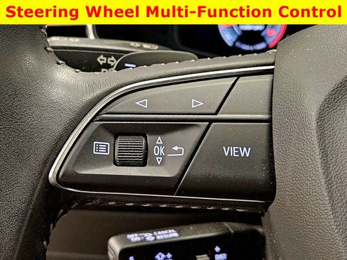 Used 2019 Audi Q8 Premium Plus image 38