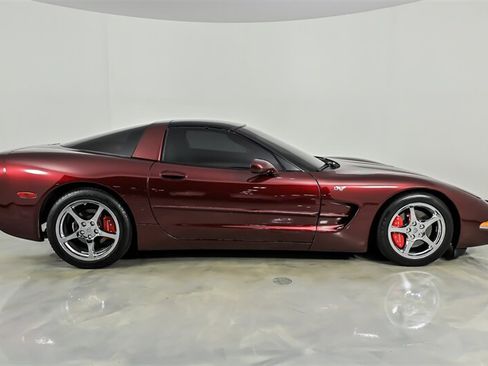Used 2003 Chevrolet Corvette Coupe w/ Preferred Equipment Group RWD image 10