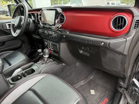 Used 2019 Jeep Wrangler Unlimited Rubicon w/ Safety Group AWD/4WD image 26
