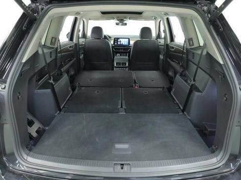 Used 2025 Volkswagen Atlas SE FWD image 42