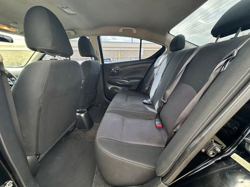 Used 2018 Nissan Versa SV image 9